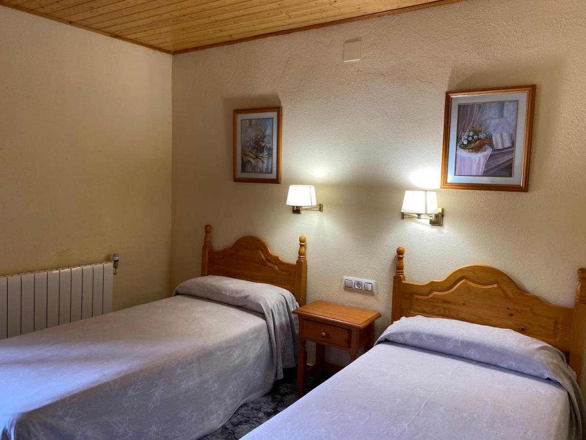 Hotel Rural Cal Amadeu Vilanova de Escornalbou Exterior photo