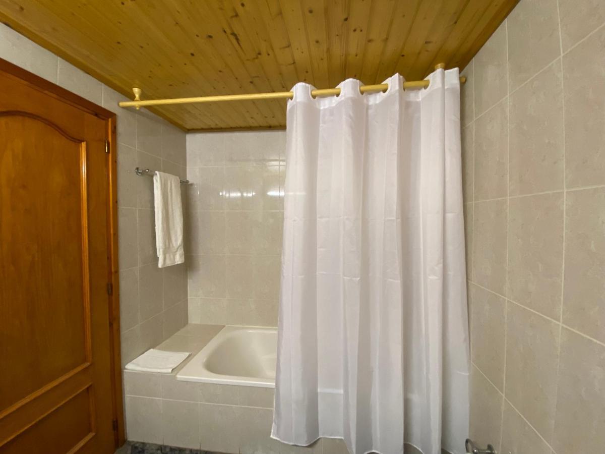 Hotel Rural Cal Amadeu Vilanova de Escornalbou Exterior photo